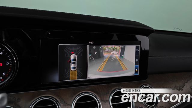 Mercedes-Benz E-Class 2019 — photo 21