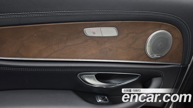 Mercedes-Benz E-Class 2019 — photo 24