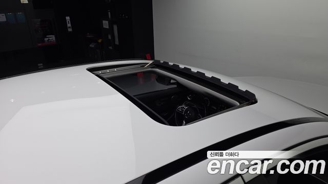 Mercedes-Benz E-Class 2019 — photo 25