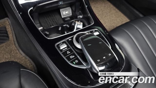 Mercedes-Benz E-Class 2019 — photo 29