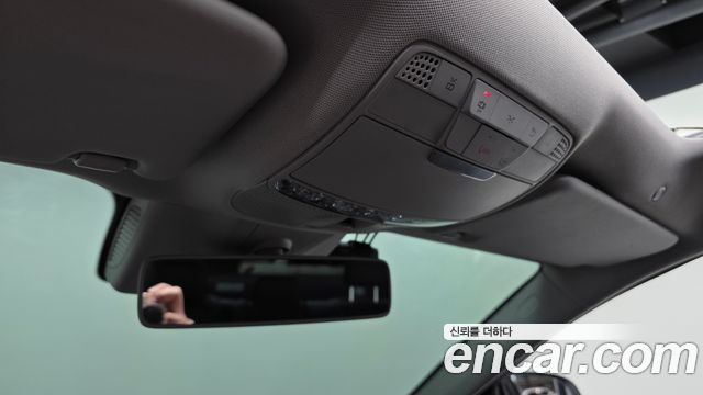 Mercedes-Benz E-Class 2019 — photo 31