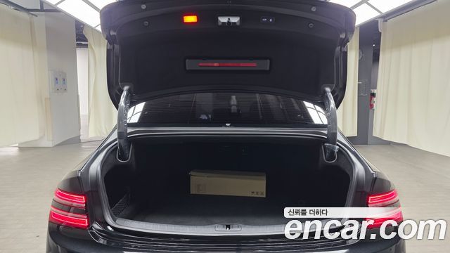 Genesis G80 2027 — photo 25