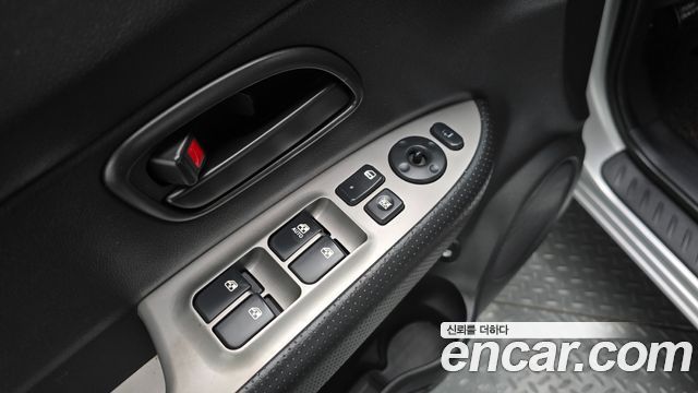 Kia Carens 2009 — photo 21