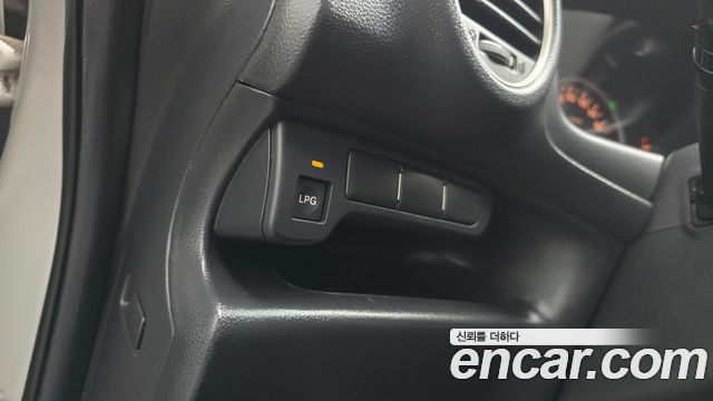 Kia Carens 2009 — photo 22