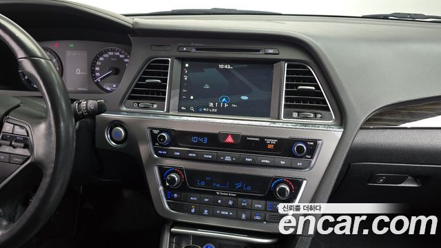 Hyundai Sonata 2016 — photo 13