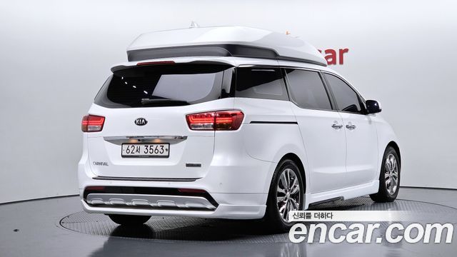 Kia Canival 2018 — photo 2