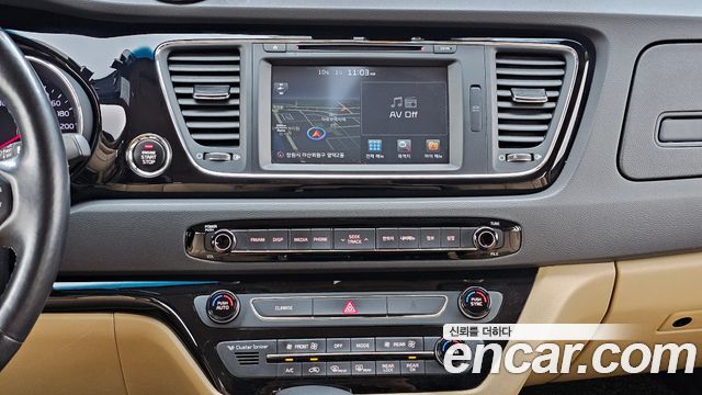 Kia Canival 2018 — photo 20