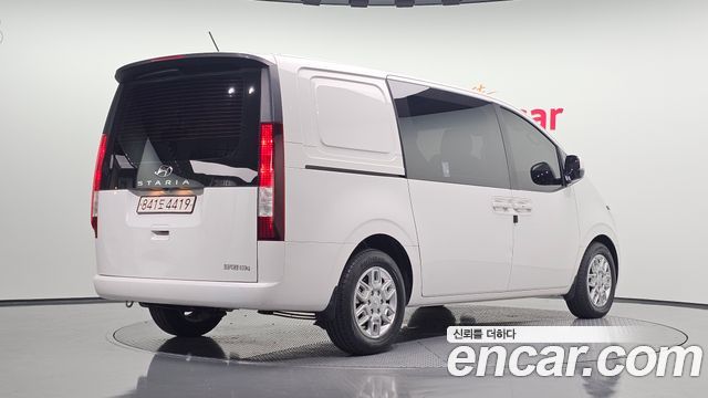 Hyundai Staria 2022 — photo 2