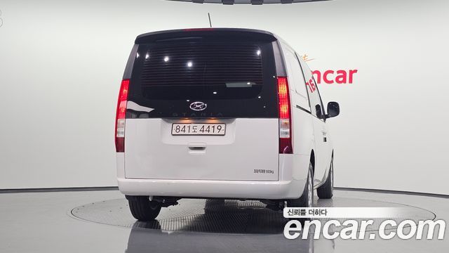 Hyundai Staria 2022 — photo 4