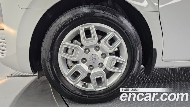 Hyundai Staria 2022 — photo 5