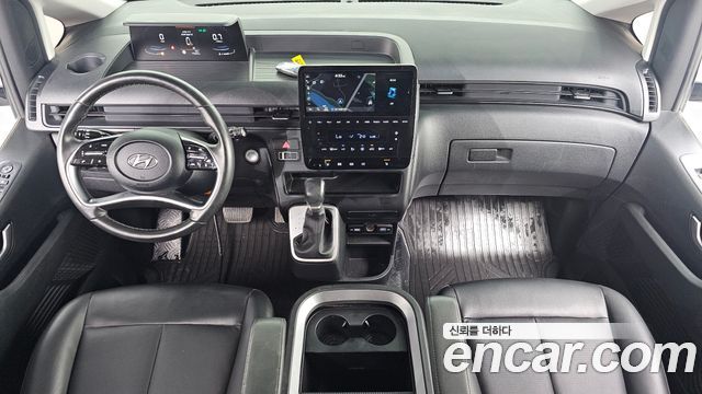 Hyundai Staria 2022 — photo 10