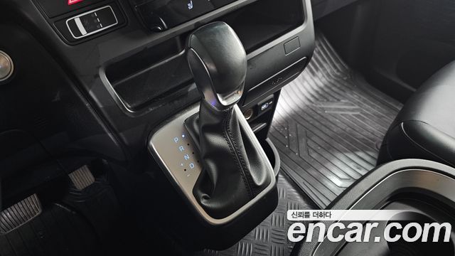 Hyundai Staria 2022 — photo 12