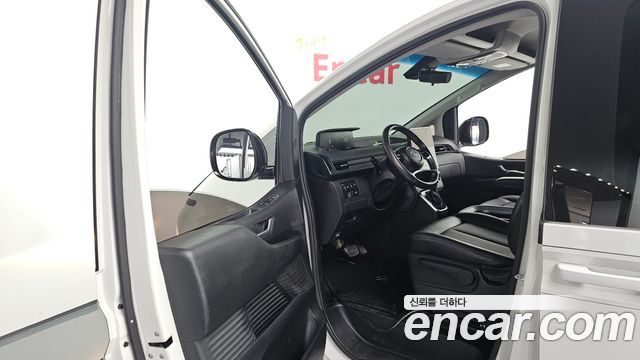Hyundai Staria 2022 — photo 13