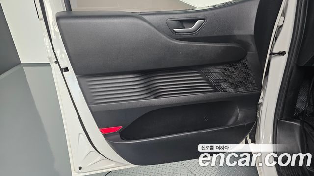 Hyundai Staria 2022 — photo 14