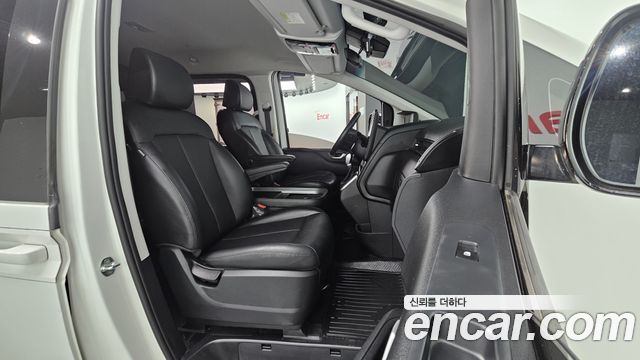 Hyundai Staria 2022 — photo 16