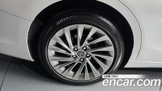 Lexus ES 2026 — photo 5