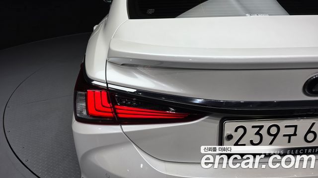Lexus ES 2026 — photo 9