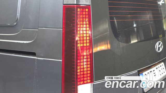 Hyundai Staria 2023 — photo 9