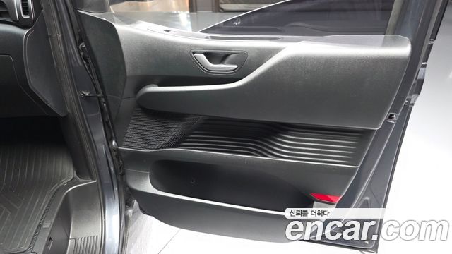 Hyundai Staria 2023 — photo 14