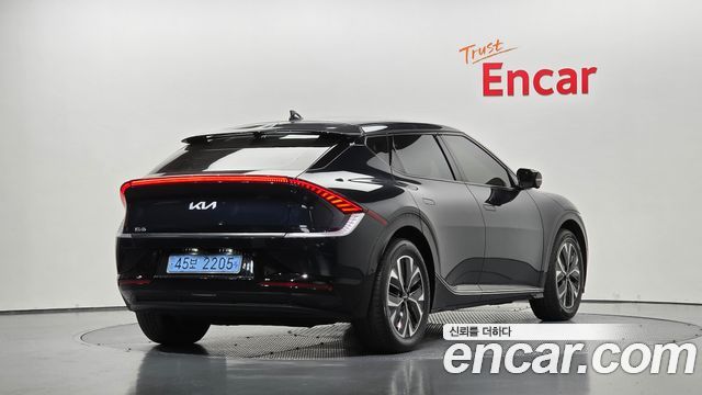 Kia EV6 2022 — photo 2