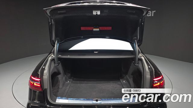 Audi A8 2021 — photo 26