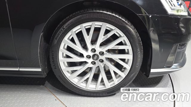 Audi A8 2021 — photo 7