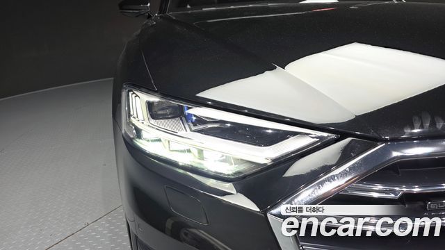 Audi A8 2021 — photo 8