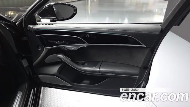 Audi A8 2021 — photo 14