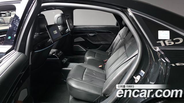 Audi A8 2021 — photo 16