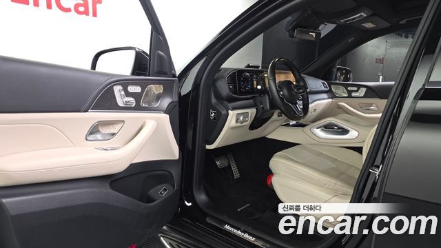Mercedes-Benz GLS-Class 2023 — photo 13