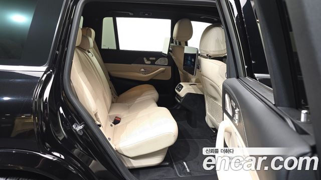 Mercedes-Benz GLS-Class 2023 — photo 18