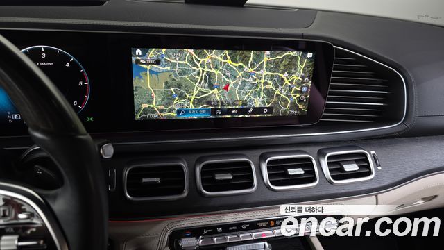 Mercedes-Benz GLS-Class 2023 — photo 20