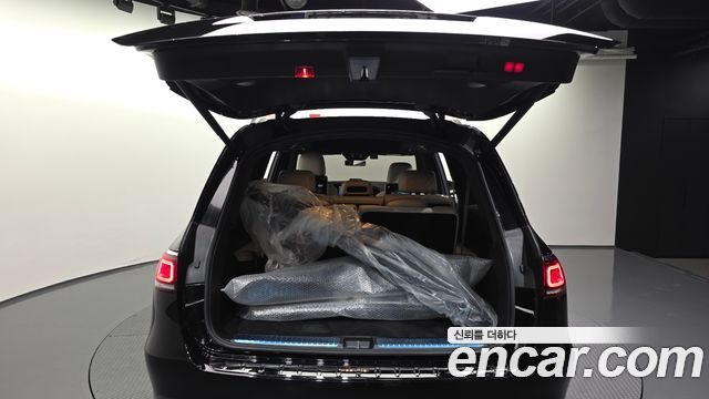 Mercedes-Benz GLS-Class 2023 — photo 26