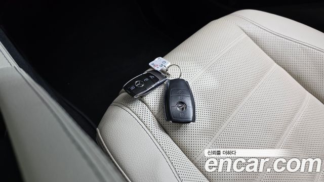 Mercedes-Benz GLS-Class 2023 — photo 29