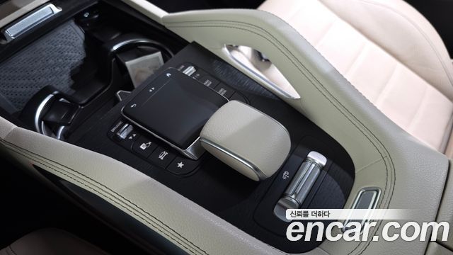 Mercedes-Benz GLS-Class 2023 — photo 31