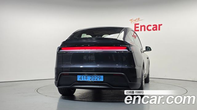Tesla Model Y 2026 — photo 4