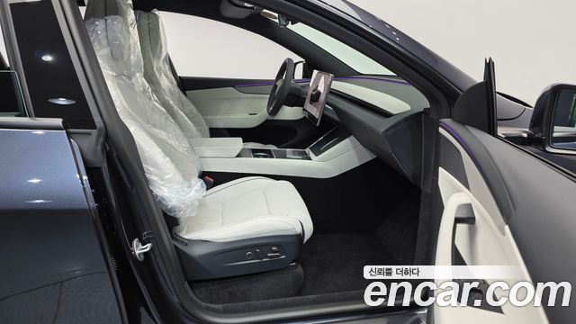 Tesla Model Y 2026 — photo 17