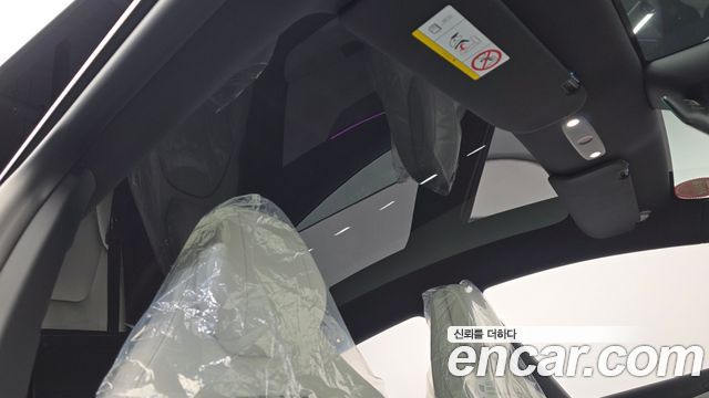 Tesla Model Y 2026 — photo 25