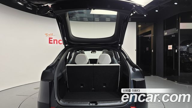 Tesla Model Y 2026 — photo 26