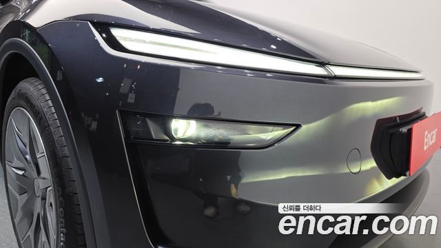Tesla Model Y 2026 — photo 8