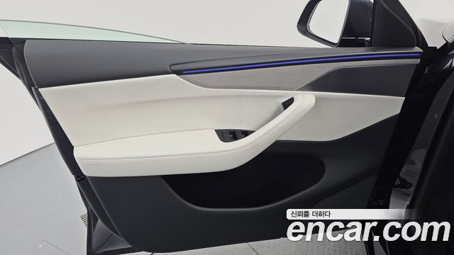 Tesla Model Y 2026 — photo 14