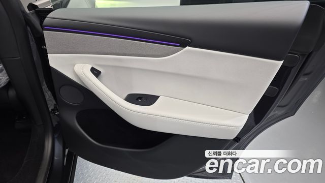 Tesla Model Y 2026 — photo 15