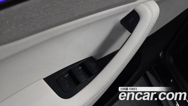 Tesla Model Y 2026 — photo 27