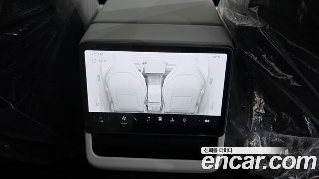 Tesla Model Y 2026 — photo 30