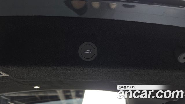 Tesla Model Y 2026 — photo 32