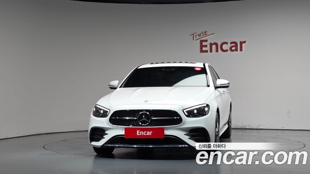Mercedes-Benz E-Class 2023 — photo 3