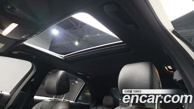 Mercedes-Benz E-Class 2023 — photo 22