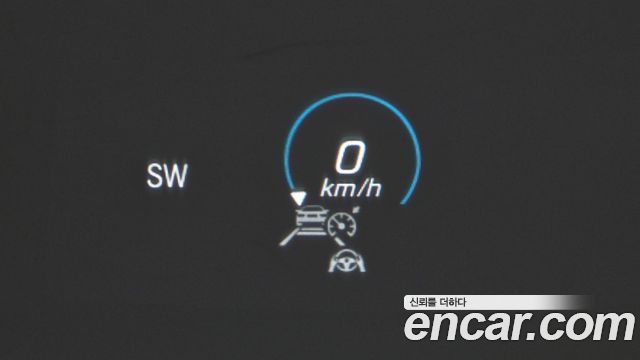 Mercedes-Benz E-Class 2023 — photo 24