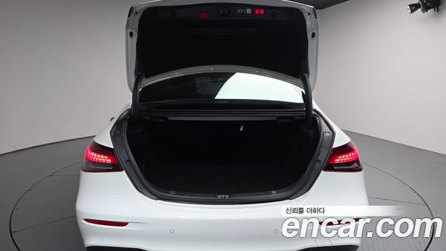 Mercedes-Benz E-Class 2023 — photo 26