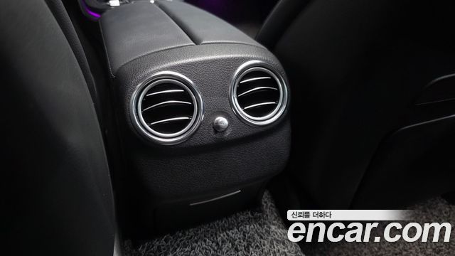 Mercedes-Benz E-Class 2023 — photo 31